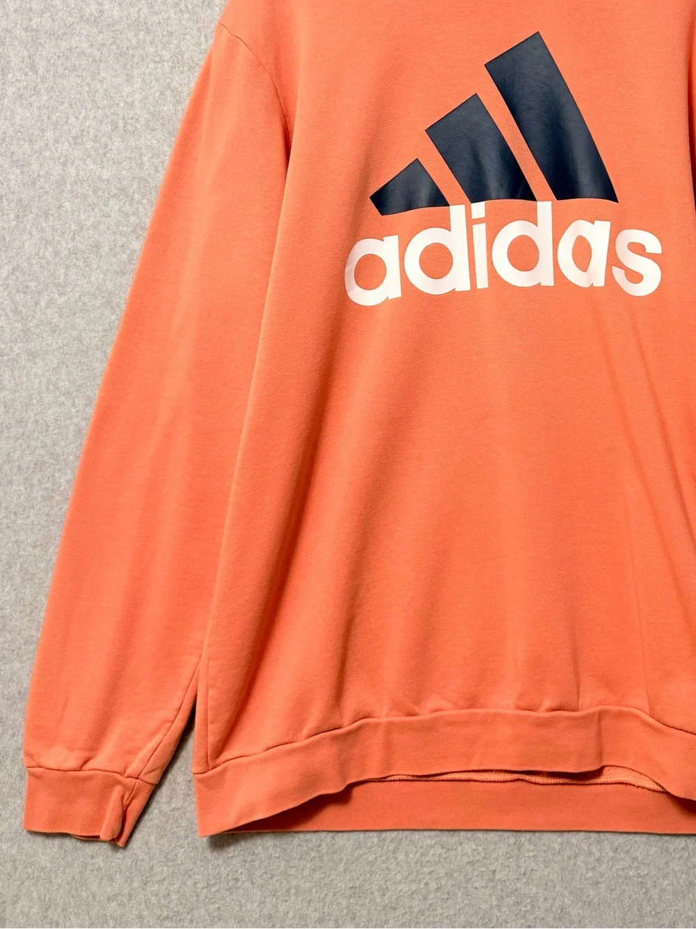 adidas features light crew